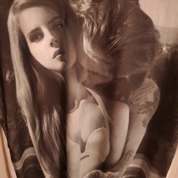 **SOLD** Lana Del Rey T-shirt (Urban Outfitters) - Picture 4 of 5